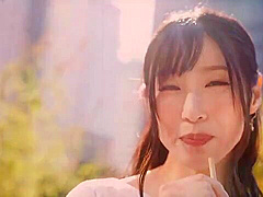 四十路美女が泡でおっぱいを愛撫されてお返しに勃起チンポを泡手コキ