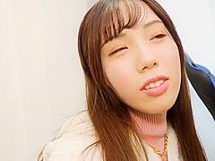 スレンダーな美人女子大生が乳首コリコリ愛撫されて舐められて、パンティ越しの愛撫でウットリ